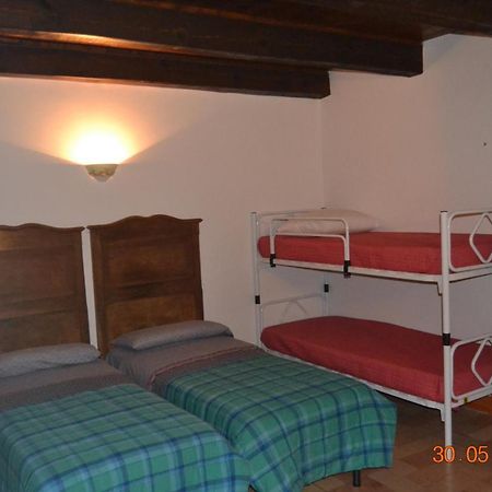 Affitta Camere Il Pettirosso Fermo Bagian luar foto
