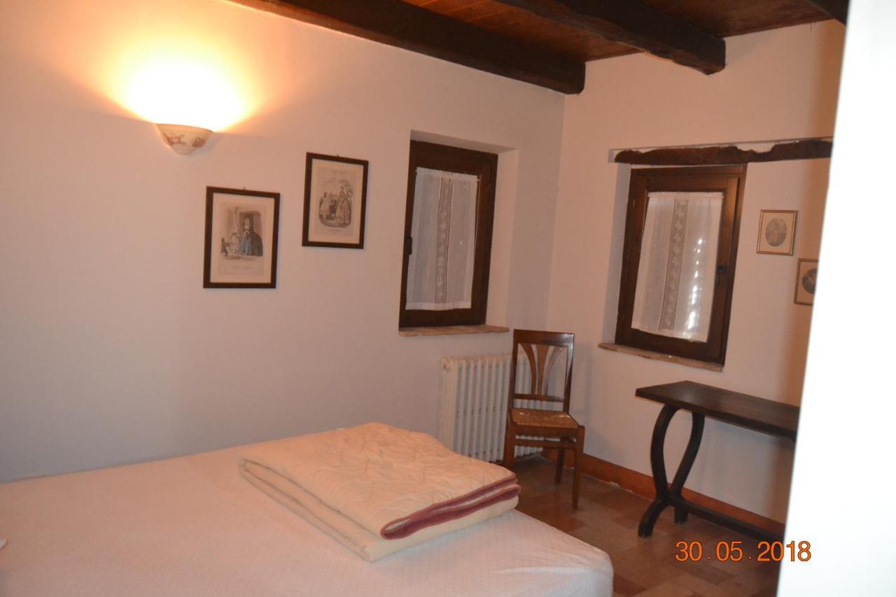 Affitta Camere Il Pettirosso Fermo Bagian luar foto