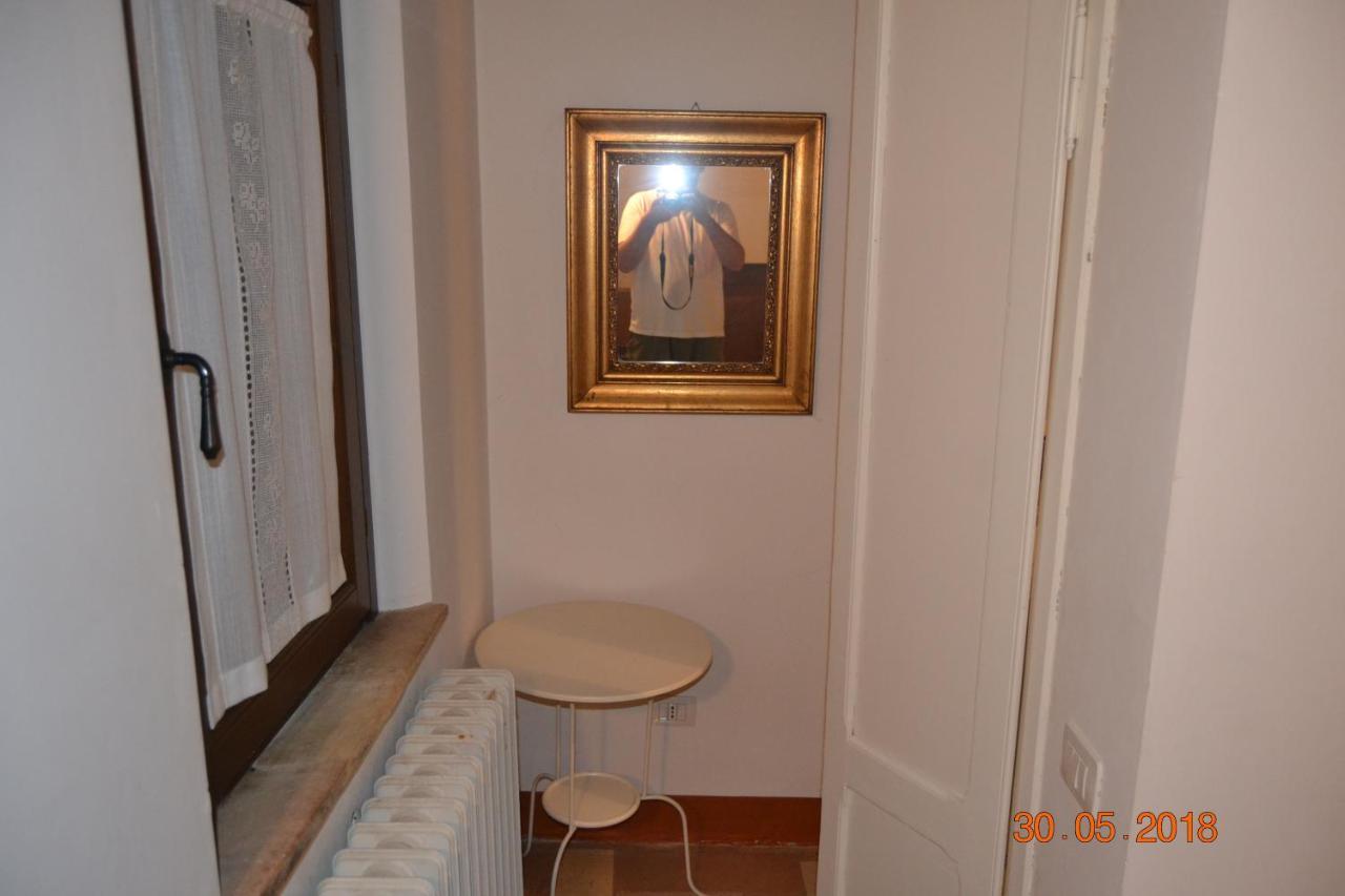 Affitta Camere Il Pettirosso Fermo Bagian luar foto