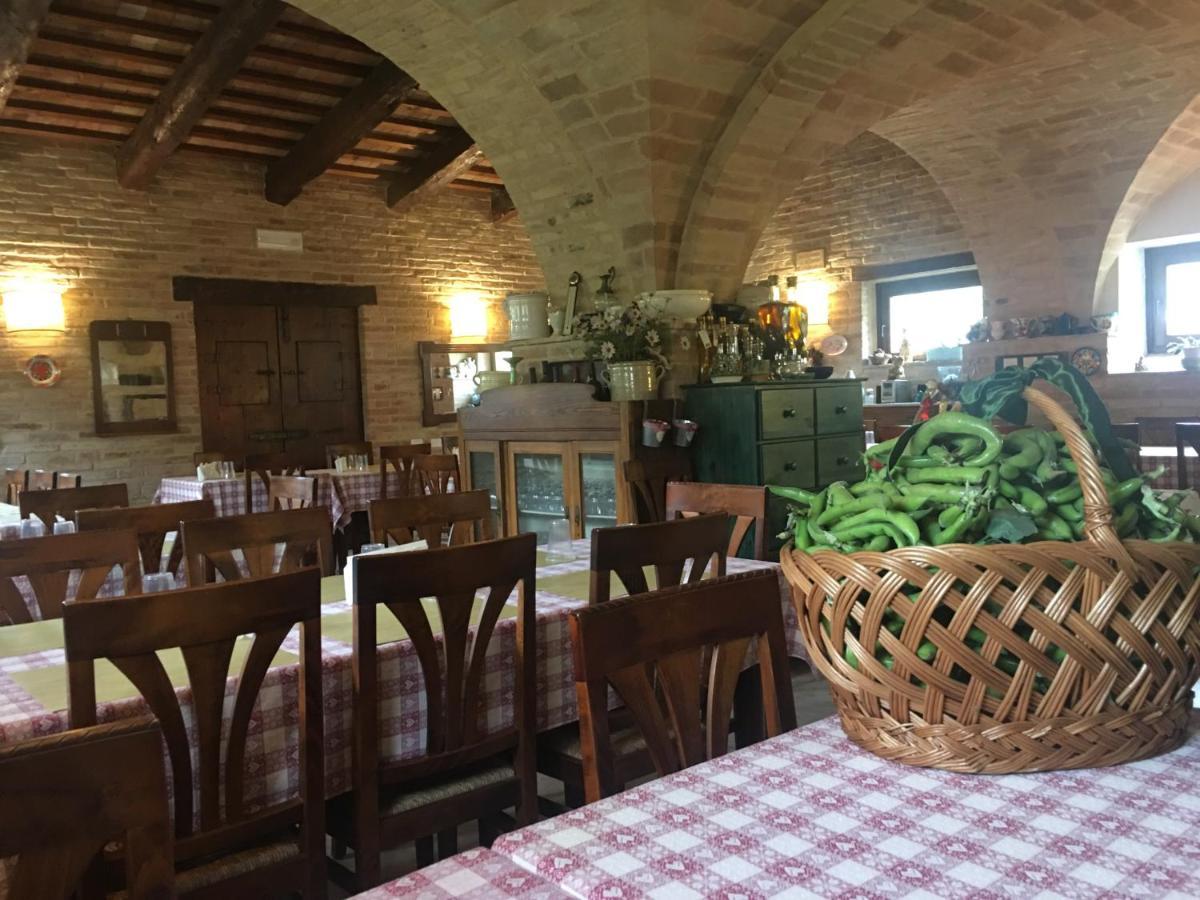 Affitta Camere Il Pettirosso Fermo Bagian luar foto