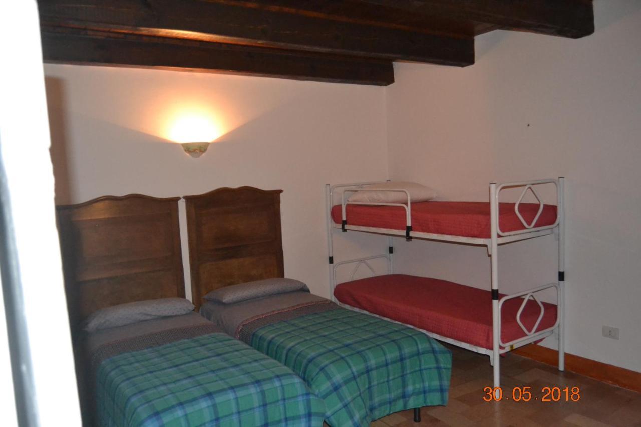 Affitta Camere Il Pettirosso Fermo Bagian luar foto